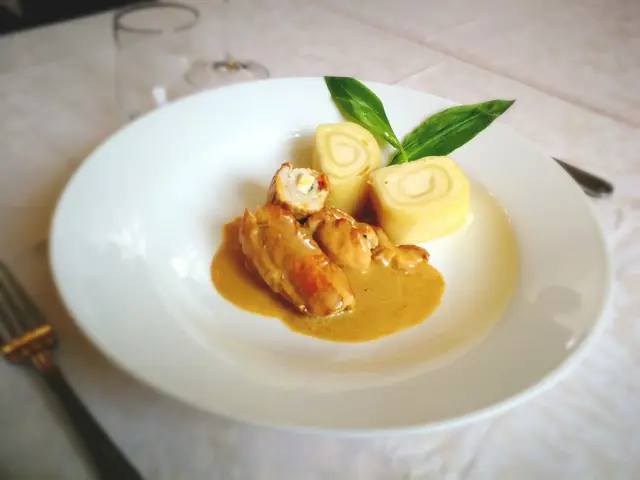 Puranja Rolada S Suhim Paradiznikom Sirom In Sirovimi Struklji