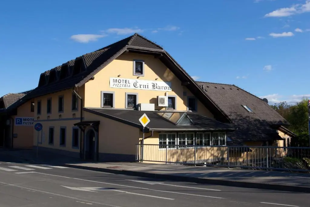 Crni Baron Restavracija In Penzion Malecnik Visit Maribor Slovenija Slovenia 1