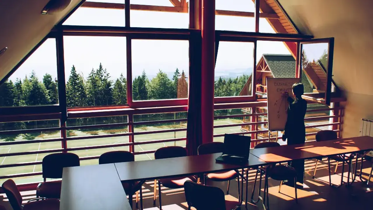 Pohorje Village Wellness Spa Resort Zelena Poslovna Srecanja V Naravi Na Pohorju Seminarji Izobrazevanja Delavnice
