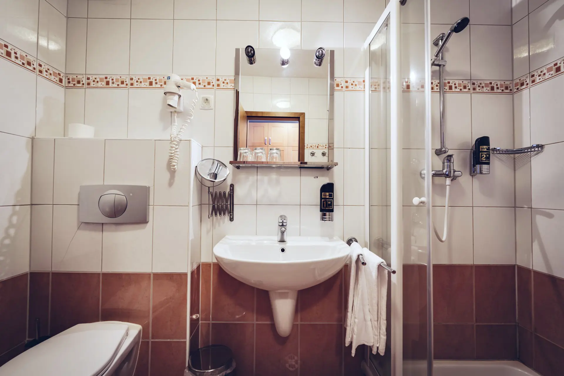 Dvoposteljna Soba Kad Hotel Bolfenk Double Room Bathroom Pohorjevillage Slovenia