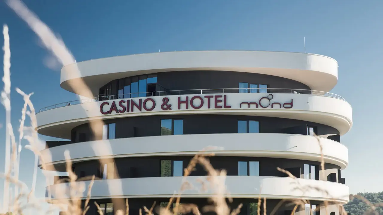Hotel Mond Hi Res 21
